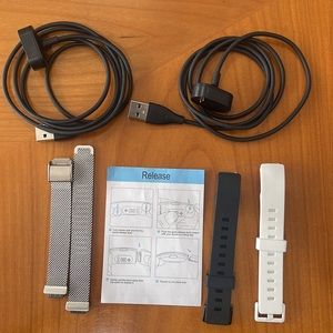 FITBIT Silver metal band and 2 silicon bands for Fitbit Inspire HR + 2 cables